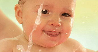 How to bathe your baby