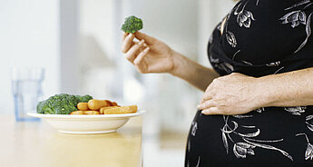 How to maintain a balanced diet during pregnancy